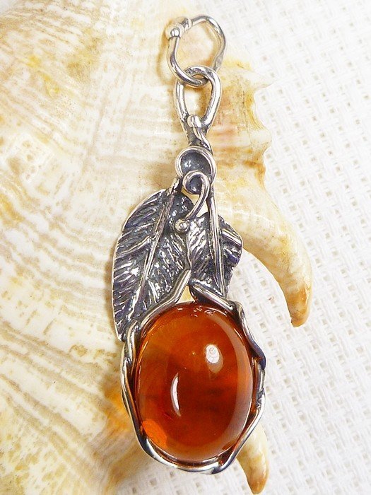 Wisiorek srebrny z bursztynem 602-14