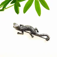 Broszki - Broszka srebrna z Salamandrą szarą, jaszczurka borszka - miniaturka - grafika 1