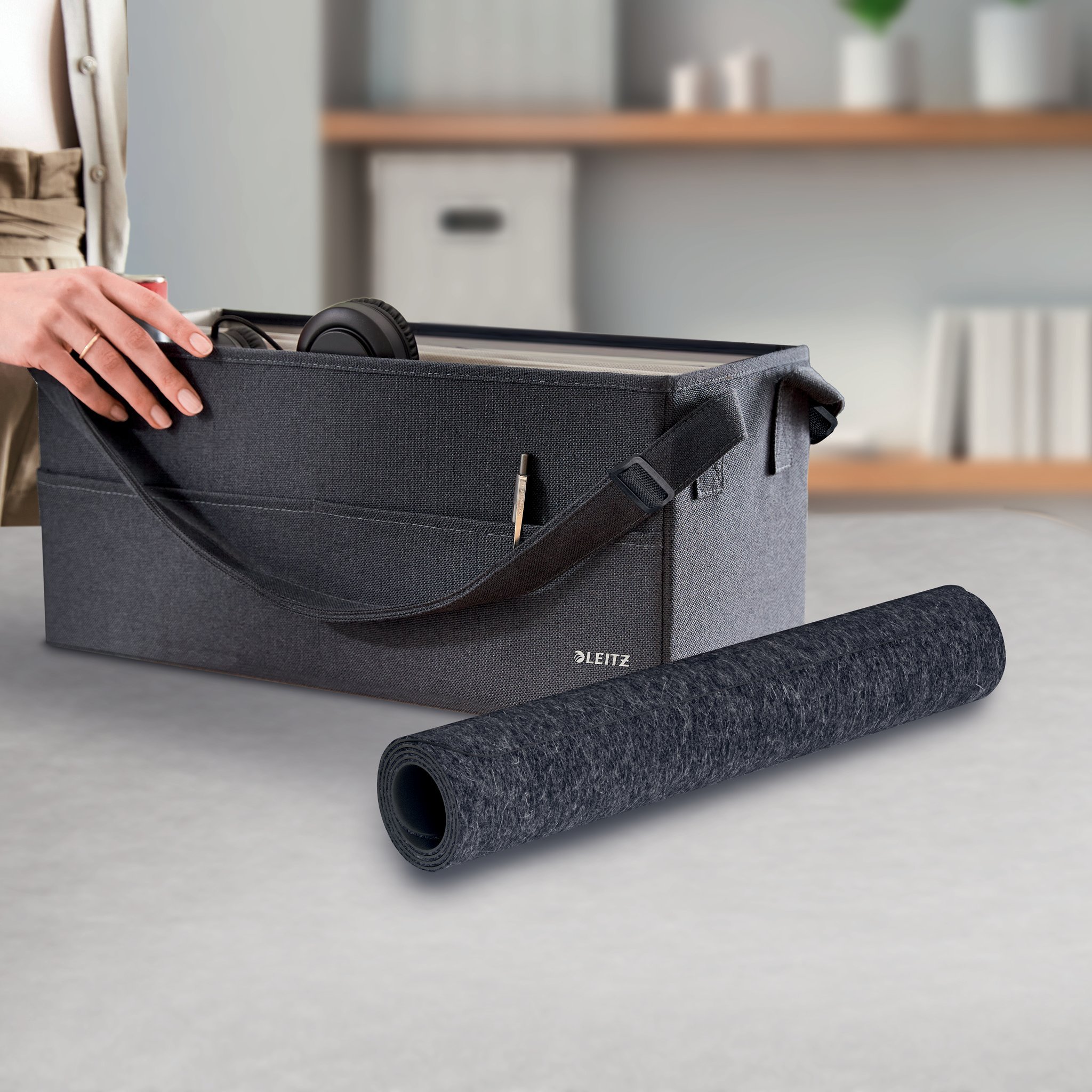 Writing pad Leitz 70x36 cm in felt, dark grey