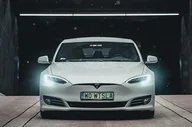 Czasopisma - Tesla Model S AUTOPILOT EXPERIENCE - doświadcz autonomicznej jazdy! - miniaturka - grafika 1