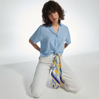 Koszule damskie - Reserved Bluzka z ozdobnym węzłem - Niebieski - grafika 1