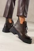 Botki damskie - Czekoladowe botki skórzane damskie na bieżnikowanej platformie wycięta cholewka stalowa ozdoba na języku sznurowane PRODUKT POLSKI Casu 39458 - miniaturka - grafika 1