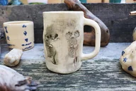 Kubki - Pierwiosnek - ręcznie lepiony kubek ceramiczny motyw kwiatów - miniaturka - grafika 1