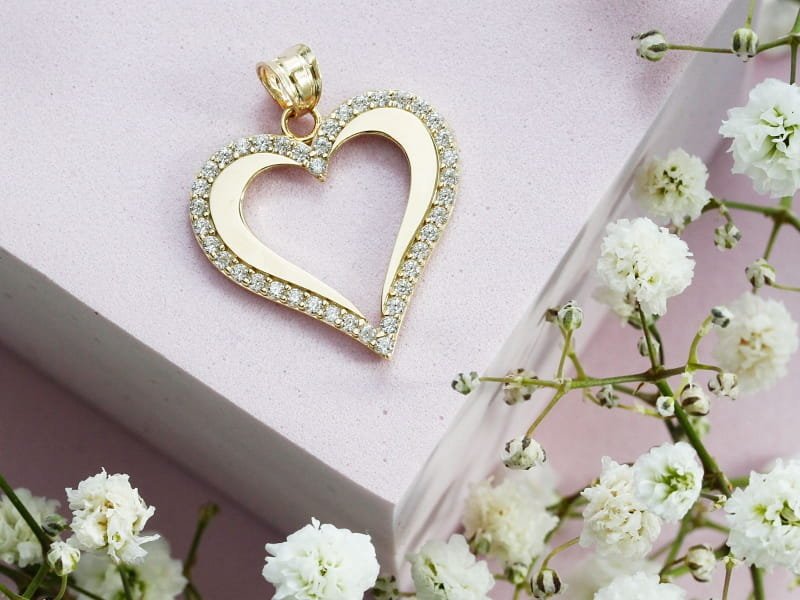 Zawieszka złota Au 585 Serce z cyrkoniami