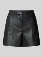 Spodenki damskie - Szorty o kroju regular fit z imitacji skóry z nakładanymi kieszeniami model ‘TRICIA’ - miniaturka - grafika 1