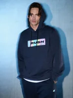 Bluzy męskie - 4F Bluza dresowa regular z kapturem męska - granatowa L - miniaturka - grafika 1