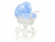 Domki dla lalek - Wiklinowy wózek dla lalek wysoki z błękitną pościelką i wyściółką- biały - miniaturka - grafika 1
