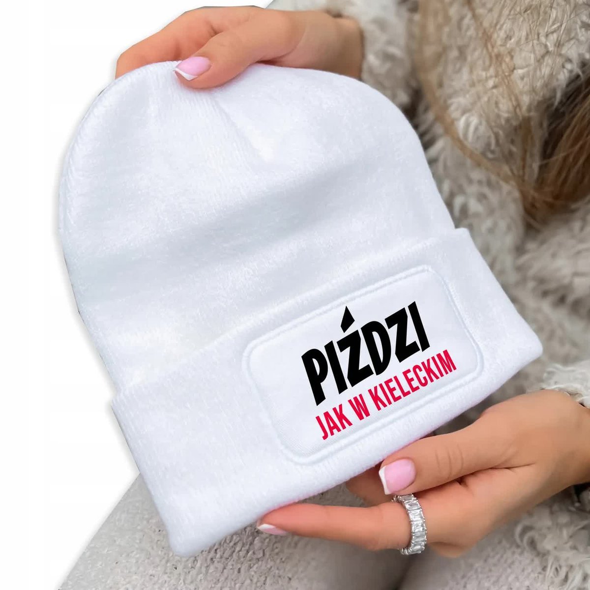 Czapka Jesienna Bawełniana ZIMOWA Biała Beanie PIŹDZI JAK W KIELECKIM Wzory
