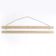 Ramki na zdjęcia - Wieszak Dębowy Na Plakat - miniaturka - grafika 1