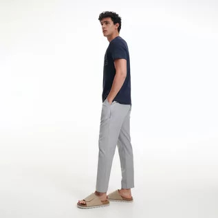 Spodnie męskie - Reserved - Spodnie joger z wiskozą - Jasny szary - grafika 1