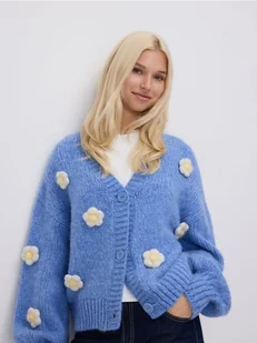 Reserved - Kardigan z kwiatową aplikacją - jasnoniebieski - Swetry damskie - miniaturka - grafika 1