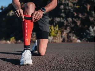 COMPRESSPORT Opaski kompresyjne na łydki R2V3 red black - Pozostały sprzęt i akcesoria do ćwiczeń - miniaturka - grafika 3