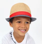 Czapki dla dzieci - Kapelusz słomkowy dla chłopca, z ozdobną czerwoną taśmą - miniaturka - grafika 1