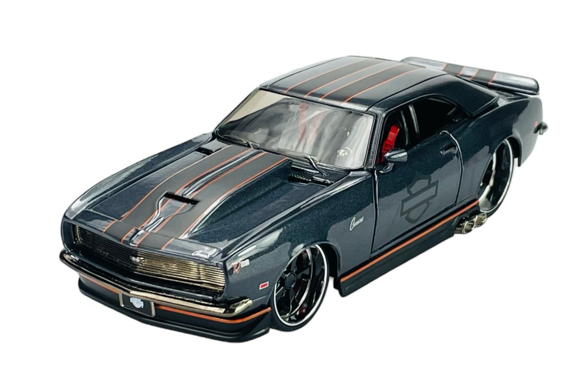 MAISTO 1968 CHEVROLET CAMARO Z/28 HARLEY-DAVIDSON 1:24 32273