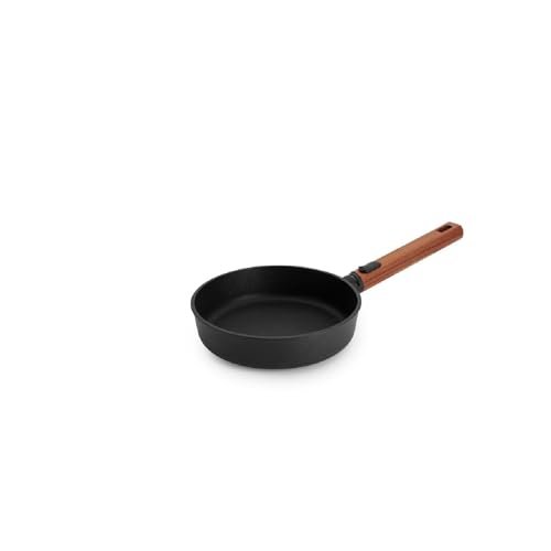 Woll Eco Logic QXR żeliwna patelnia płaska, indukcyjna, Ø 20 cm, wysokość 5 cm, ze zdejmowanym, trwałym drewnianym trzonkiem – nadaje się do wszystkich rodzajów kuchenek, nie zawiera PFAS, powłoka