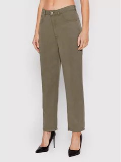 Spodnie damskie - Guess Spodnie materiałowe W2GA21 WDP85 Zielony Mom Fit - grafika 1