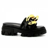 Klapki i japonki damskie - Klapki damskie na platformie CARINII - Carinii - miniaturka - grafika 1