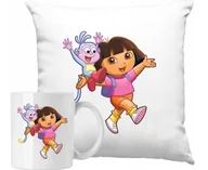 Gadżety dla niej i dla niego - ZESTAW PODUSZKA + KUBEK Dora Poznaje Świat Małpka Pomysł Na Prezent +IMIĘ - miniaturka - grafika 1