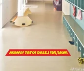 Dekoracje domu - NAKLEJKA ANTYPOŚLIZGOWA NA PODŁOGĘ DALEJ IDĘ SAM 100X10CM - miniaturka - grafika 1