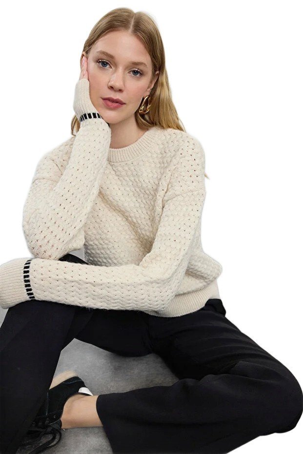 TRENDYOL SWETER DAMSKI AŻUROWY BEŻOWY Z DŁUGIM RĘKAWEM M 5EA*
