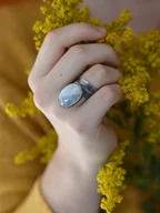Pierścionki - Księżycowy Blask - pierścionek z kamieniem księżycowym - miniaturka - grafika 1