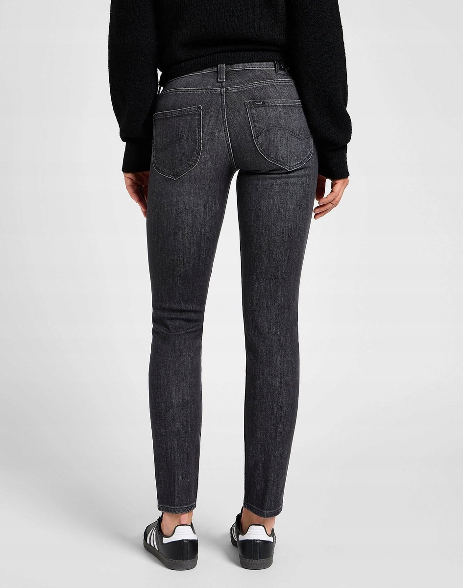 LEE SCARLETT LAST STRIKE 112355275 28/29