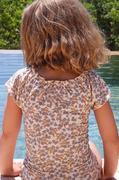 Stroje kąpielowe dla dziewczynek - Konges Sløjd jednoczęściowy strój kąpielowy dziecięcy kolor beżowy - miniaturka - grafika 1