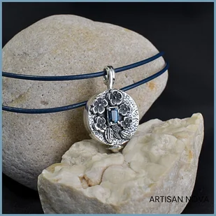 Otwierany Medalion Sekretnik ze Srebra i Topazu - Naszyjniki - miniaturka - grafika 1