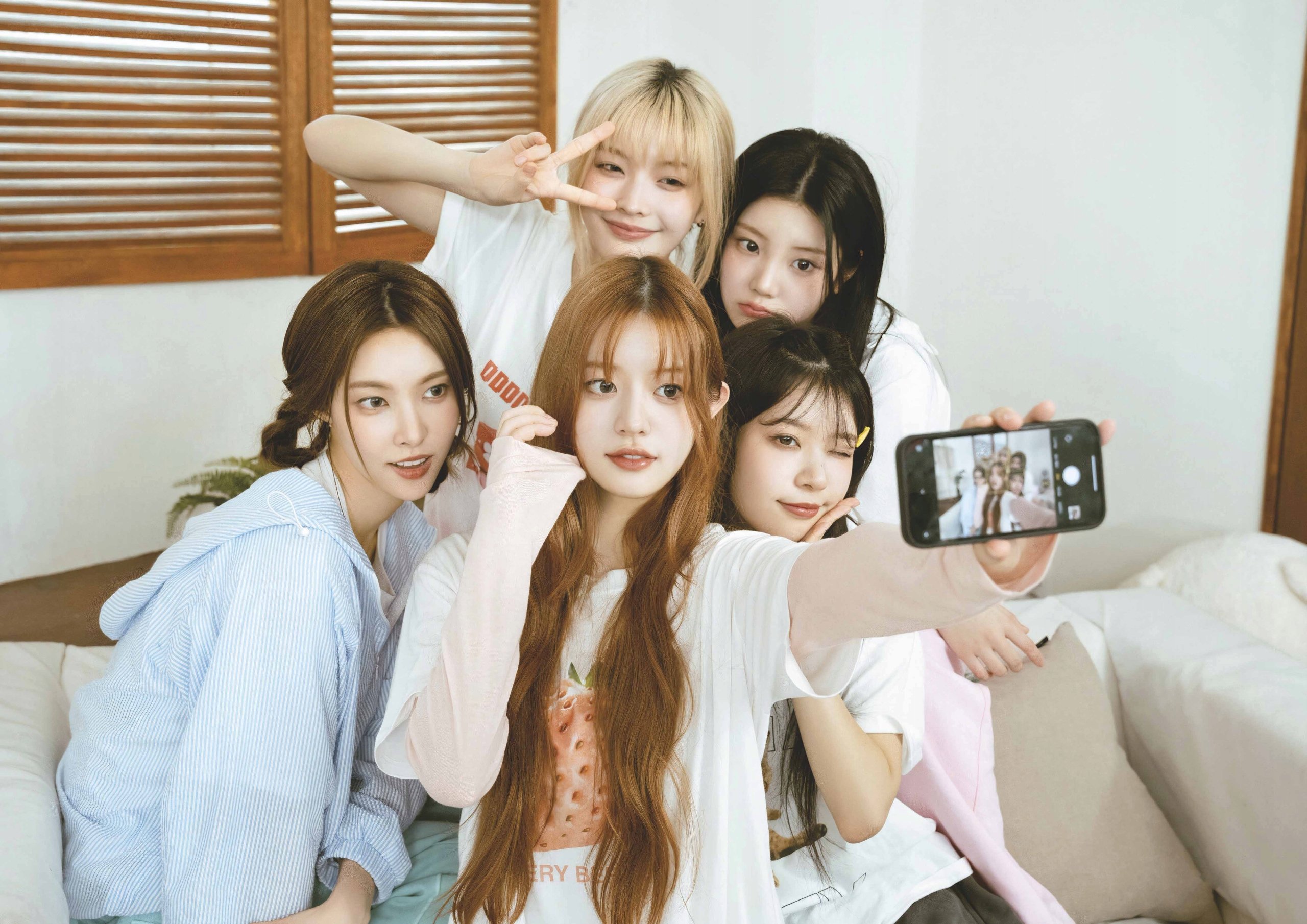 Plakat A2 Illit K-Pop Kpop Korea Muzyka
