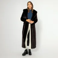 Płaszcze damskie - Damski płaszcz ze sztucznego futra klasyczny ciemny brąz - miniaturka - grafika 1