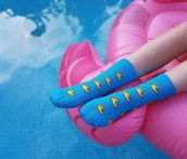 Skarpetki męskie - Skarpetki turkusowe w żółte Kaczuszki - miniaturka - grafika 1