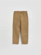Spodnie i spodenki dla chłopców - Reserved - Bawełniane spodnie chino - beżowy - miniaturka - grafika 1