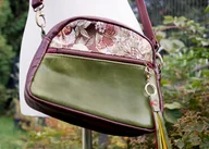 Nerki - ZUCHWAŁA ZOŚKA torebka skórzana kuferek zieleń brąz bordo wzory motyle - miniaturka - grafika 1