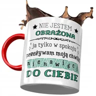 Kubki - Kubek Czerwony Śmieszny Nie Jestem Obrażona z Nadrukiem ze Zdjęciem + Opakowanie na prezent (wzór 04) - miniaturka - grafika 1