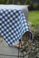 Obrusy i serwetki - Obrus kwadratowy plamoodporny bawełniany w klasyczną niebiesko-białą kratkę - miniaturka - grafika 1