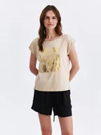 Koszulki i topy damskie - T-shirt damski beżowy - SPO6271BE t-shirt krótki rękaw - TOP SECRET - Odzieżowy sklep internetowy TOP SECRET - miniaturka - grafika 1