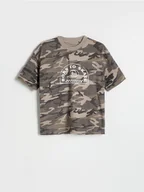 Koszulki dla chłopców - Reserved - Bawełniany t-shirt moro - jasny zielony - miniaturka - grafika 1