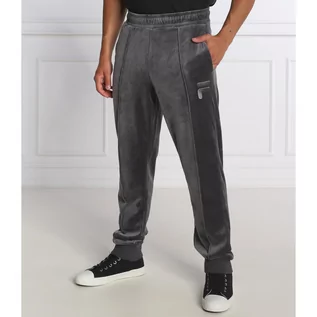 Spodnie męskie - FILA Spodnie dresowe | Regular Fit - grafika 1