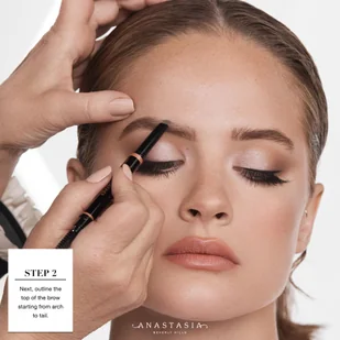 Anastasia Beverly Hills Anastasia Beverly Hills Makijaż brwi Brow Definer Dark Brown 0.2 g - Akcesoria i kosmetyki do stylizacji brwi - miniaturka - grafika 12