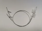 Systemy ekspozycyjne i znaki informacyjne - EM006 ZESTAW LINEK STALOWYCH Z ZAWIESZKĄ KASETONOWĄ I WKRĘTEM OCZKOWYM, OM - LINKA STALOWA 1MM; (1X500MM) - miniaturka - grafika 1