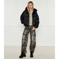 Spodnie damskie - Michael Kors Jeansy CAMO CARGO JEAN Loose fit - miniaturka - grafika 1