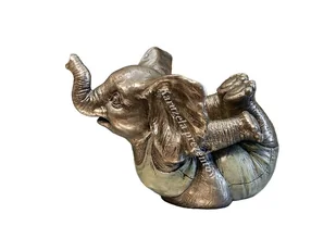 ŚLICZNA MAŁA ĆWICZĄCA SŁONICA FIGURKA NA SZCZĘŚCIE - Figurki dekoracyjne - miniaturka - grafika 1