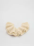 Czapki damskie - Reserved - Wąski szal z dodatkiem alpaki - kremowy - miniaturka - grafika 1