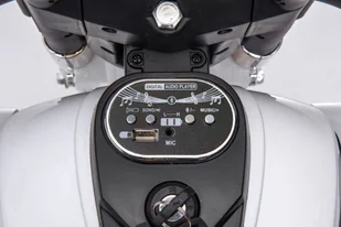Motor Na Akumulator Trójkołowy Goldwing Biały - Pojazdy elektryczne dla dzieci - miniaturka - grafika 8