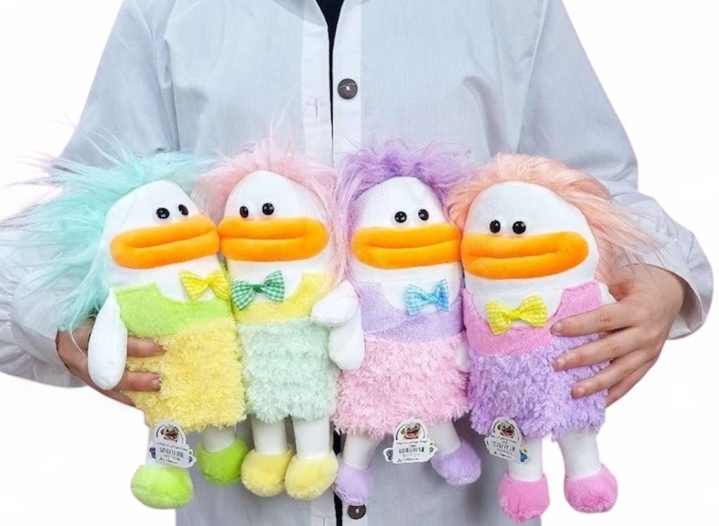 PLUSZOWA MASKOTKA KACZKA 28 CM