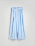 Spodnie damskie - Reserved - Wiskozowe spodnie z paskiem - jasnoniebieski - miniaturka - grafika 1