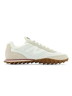 Trampki damskie - New Balance Skórzane sneakersy "RC30" w kolorze beżowym - miniaturka - grafika 1