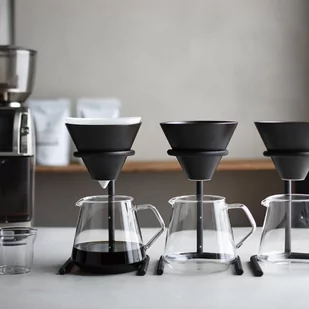 Stacja Kinto Slow Coffee Style 4 filiżanki - Czarna - Zaparzacze i kawiarki - miniaturka - grafika 4