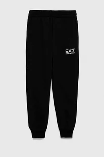 Spodnie i spodenki dla chłopców - EA7 Emporio Armani spodnie dresowe bawełniane dziecięce kolor czarny z nadrukiem - grafika 1