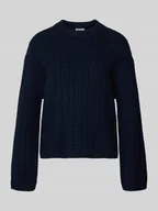 Swetry damskie - Sweter z dzianiny z wełny ze ściegiem warkoczowym - miniaturka - grafika 1